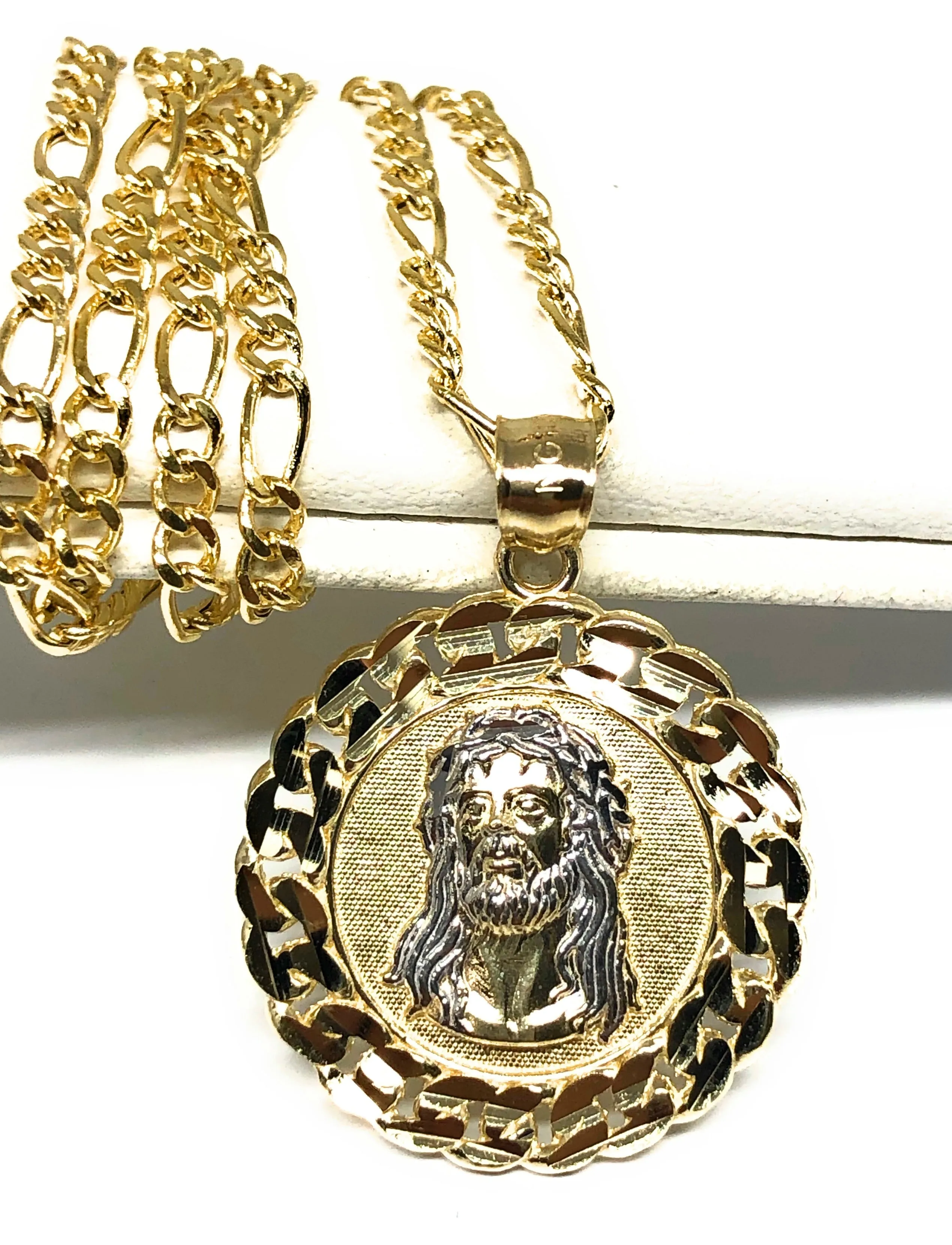 14k Solid Gold 2-Tone Jesus Face Round Pendant Necklace