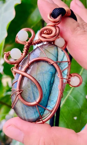 Luminous Labradorite Pendant