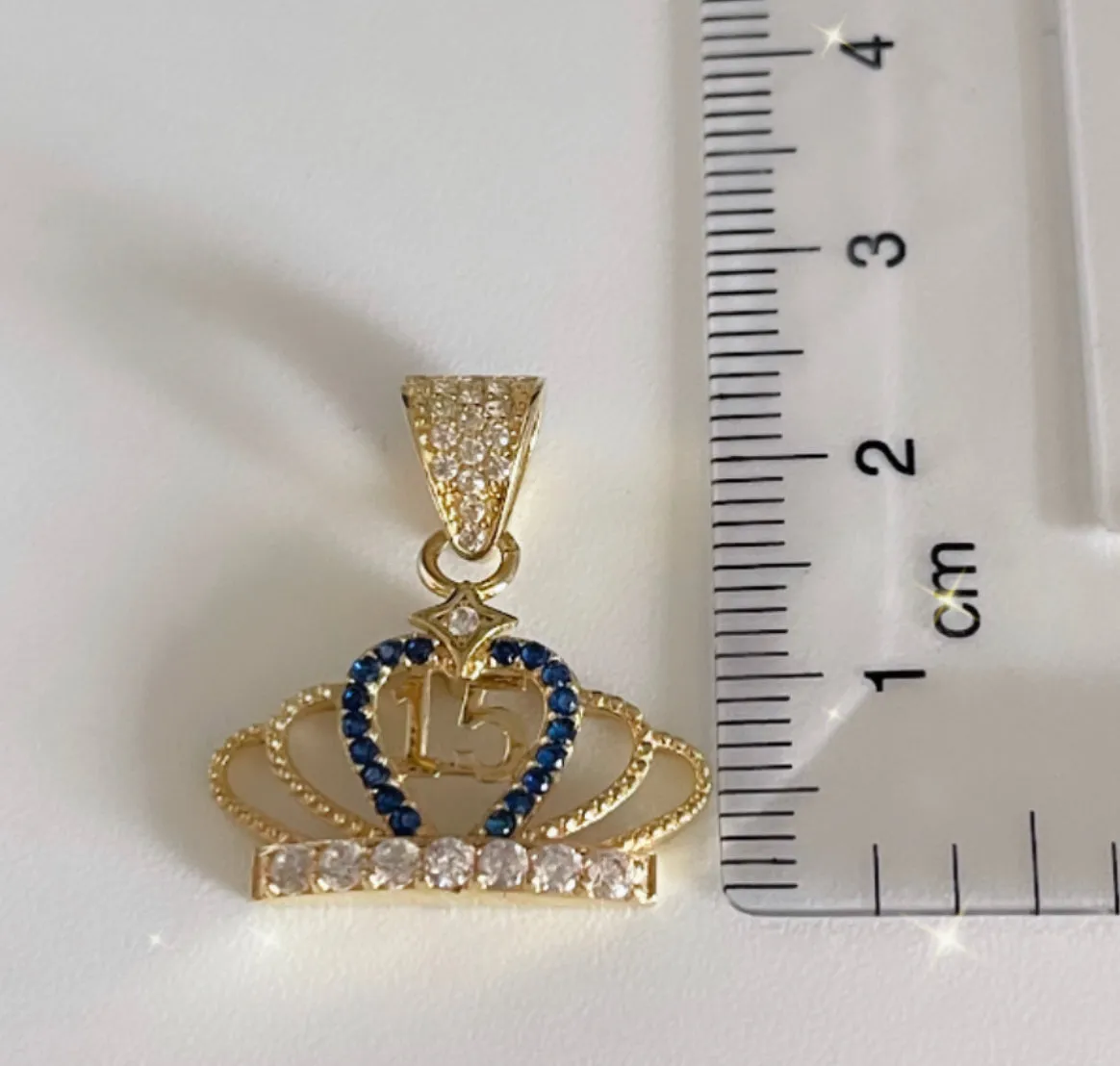 Quinceaera pendant P325